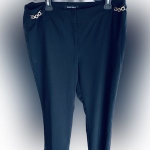Black Ellen Tracy size 14 Dress Pants with Chain Detail
